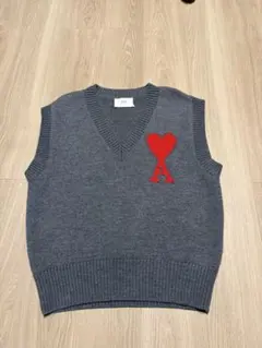ami グレー ニットベスト ハート刺繍