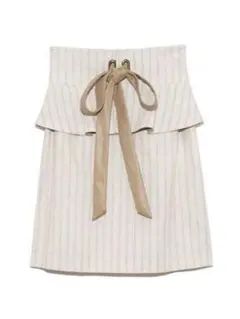 Lily Brown ぺプラムベルト付スカート