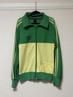 adidasトラックジャケット
