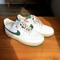 【美品】NIKE エアフォース 1 ‘07 LV8 ホワイト×グリーン×セサミ