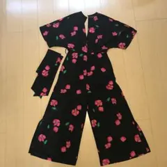 ZARAザラ　花柄サロペット　オールインワン