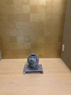 グレー大理石花瓶（台付き）