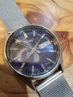 ジャンク品の腕時計/クォーツ/時間の確認は可能/部品寄せ集め時計