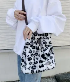 【新品タグ付】大容量！ザノースフェイス　フリース バケットバッグ ショルダー