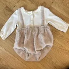 ママラク　mamaraku バースデー　アイボリー・ベージュ ボアロンパース