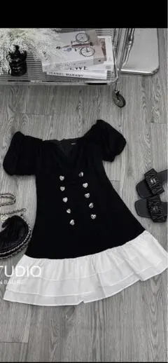 オフショルダーのボディコンドレス