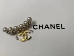 CHANEL2023ホリデーチャームとパールとクリスタルのブローチ