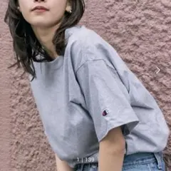 Champion チャンピオン グレーTシャツのサムネイル