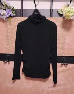 ■フォクシー★定価4万円程度★綺麗★ニットトップスのサムネイル