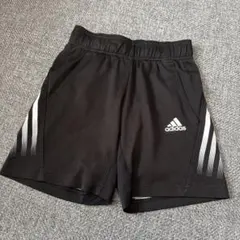 adidas キッズ　ハーフパンツ　130
