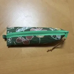 花柄布製ペンケース 緑色