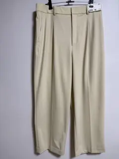 UNIQLOベージュ タックワイドパンツ XL