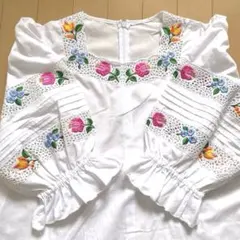ハンガリー製 民族衣装 カロチャ刺繍 花模様の手刺繍ブラウス フォーク 