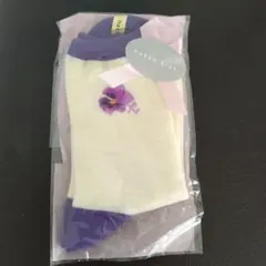 値下げしました 新品・未開封hokka kids 花柄キッズ靴下・22～24cm