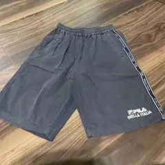 FILA 黒 ショートパンツ　140のサムネイル