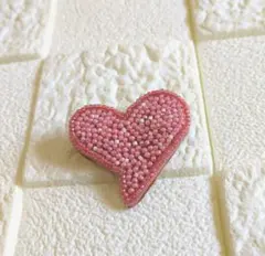 ビーズ刺繍ハート型ピンクブローチ〚ハンドメイド〛