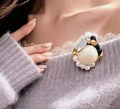 ハンドメイド 襟元ブローチ 淡水パール 天然石(筒) ビーズ刺繍 ミニブローチ