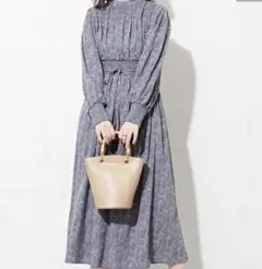 natural couture シャーリング使いおしゃれワンピース　花柄