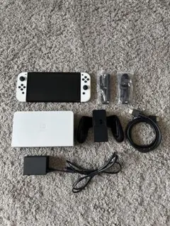 ニンテンドーswitch有機ELモデル　ホワイト➕本体ケース付き