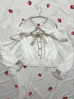 LIZLISA　長袖オープンショルダーフリルブラウス　ホワイトのサムネイル