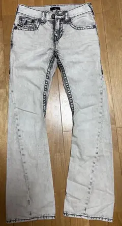 TRUE RELIGIONホワイトデニム