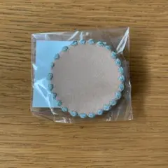 ミナペルホネン タンバリン ブローチ サンキューベリーバッジ - メルカリ