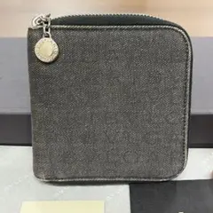 新品同様‼️ ブルガリ　BVLGARI 財布　二つ折り　折り財布　ロゴマニアのサムネイル
