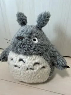 ジブリ美術館限定　オリジナル　大トトロ　ぬいぐるみ マンマユートのサムネイル