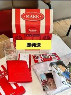 NCT マーク ティムホートンズ　コラボ　Tシャツ　非売品 NCT マーク ティムホートンズ コラボ Tシャツ 非売品