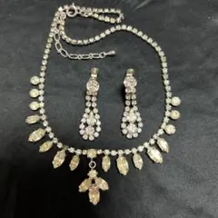 ビジューネックレス