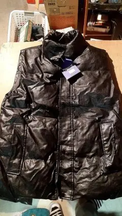 新品未使用　CHAUYLIU 黒 合成皮革 ベスト M