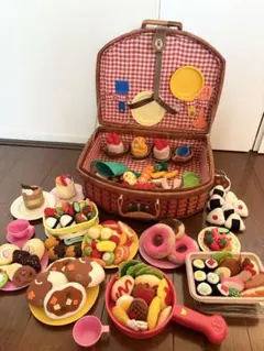 中古☆ハンドメイド　フェルト☆おままごとセット　バスケット　お弁当