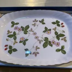 新品未使用ウッジウッドワイルドストロベリースパイラルトレイ