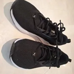 PUMA スニーカー ブラック