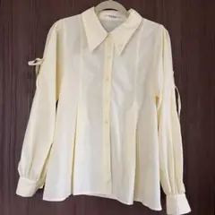 Tina:Jojun 長袖シャツ クリーム色