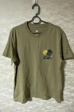 Nike The Nike Tee L オリーブ色 Tシャツ