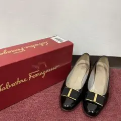 p*i様 Salvatore Ferragamo ELINDA パンプス 黒 - メルカリ
