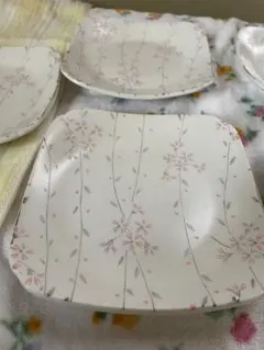 桜の花柄 四角形の皿