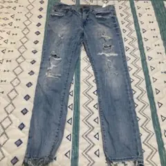 AMERICAN EAGLE OUTFITTERS ダメージデニム