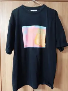 FUTUR カラフル　グラフィック　グラデーション　 Tシャツのサムネイル