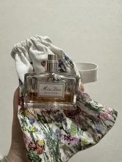 Miss Dior オードパルファム 布ポーチ付き