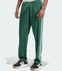 アディダス　トラックパンツ　ジャージ　緑