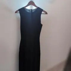 ゆ*り様 【新品未使用】UNIQLO ブラックノースリーブワンピース M
