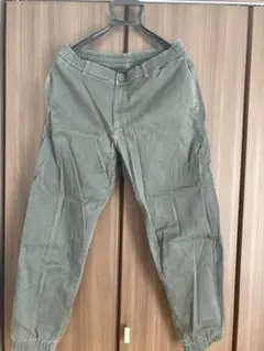 ユニクロ　メンズ　パンツ　カーキ　M