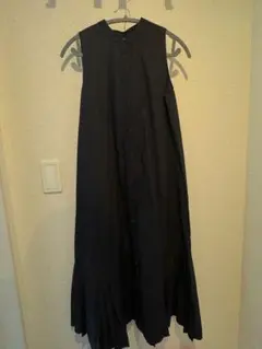 ZARA 黒 ブラック ノースリーブ 裾プリーツ ワンピース XS