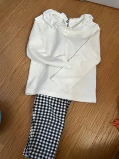 ホワイト長袖カットソーとギンガムチェックパンツ