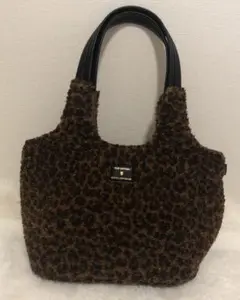 ルートート 柄で魅せる 軽量・肩掛けＯＫ ボアトートバッグ