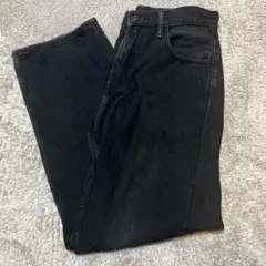 黒　UNIQLO ワイドストレートジーンズ　28