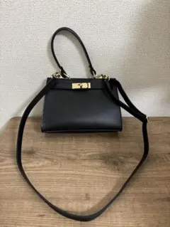 本日限定価格 BELINDA クロコ型押しバッグ - メルカリ