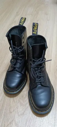 Dr. Martens 8ホール ブーツ ブラック